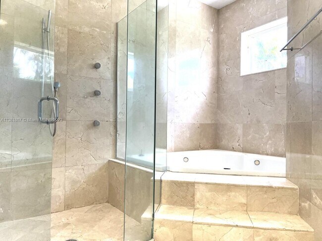 Building Photo - 7720 SW 147th Terrace