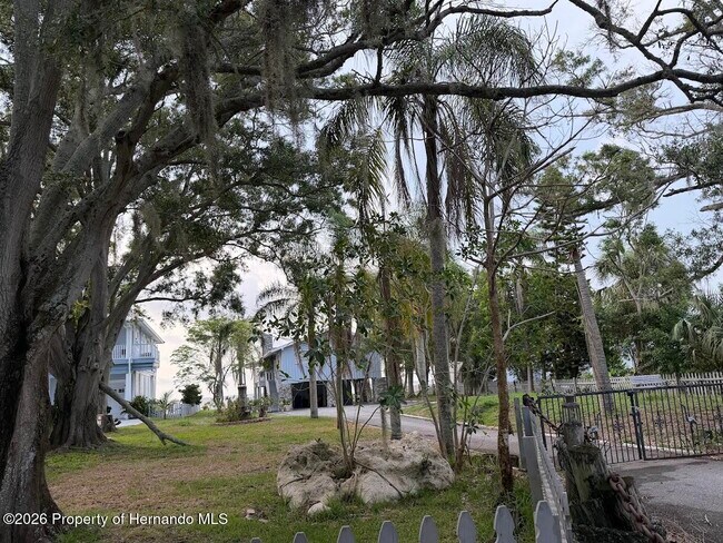 Building Photo - 2007 Gulfview Dr