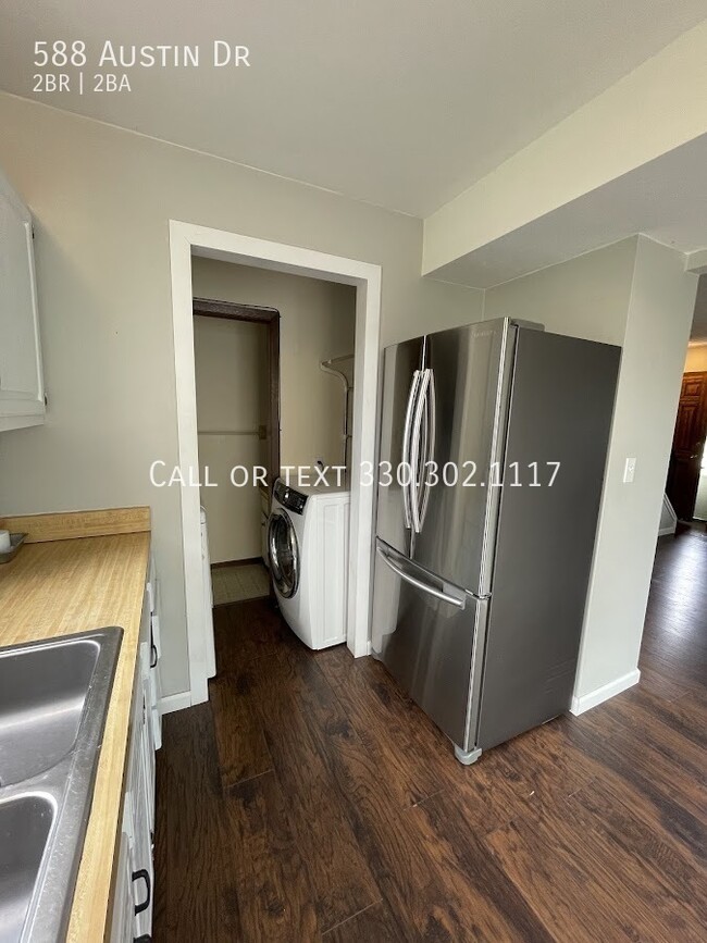 Building Photo - Spacious 2 bedroom townhome for rent in Ba...