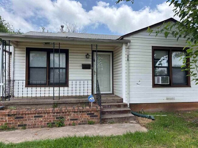 Primary Photo - 319 Rockwood Dr