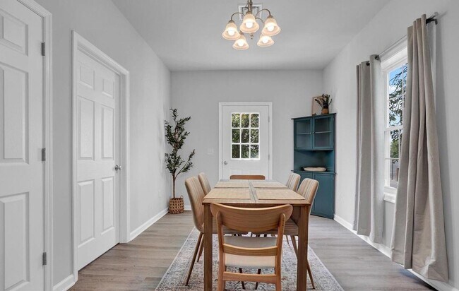 Building Photo - 2422 Lehman St