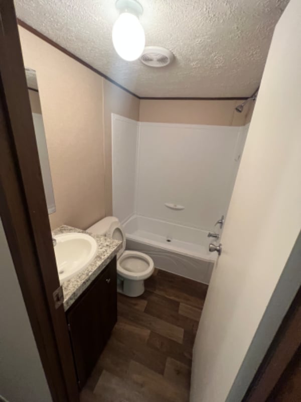 Building Photo - 100 Harvest Ln