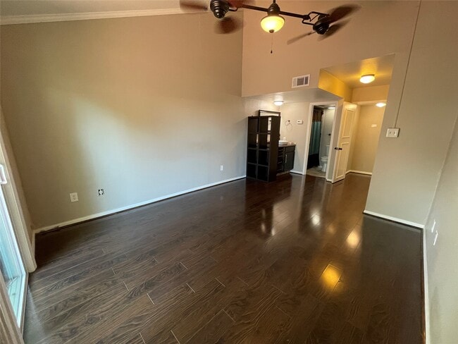 Building Photo - 12315 Glenview Dr