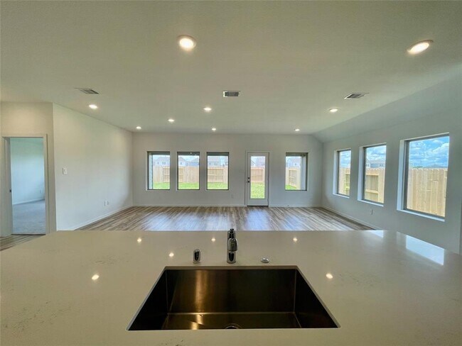 Building Photo - 17202 Coppice Oak Dr