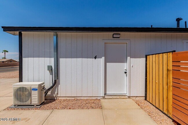 Building Photo - 3153 W Sweetwater Ave