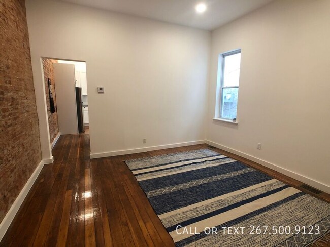 Building Photo - Newly removated, very spacious 2BR unit wi...