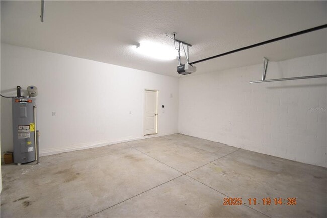 Building Photo - 6252 Shiner St