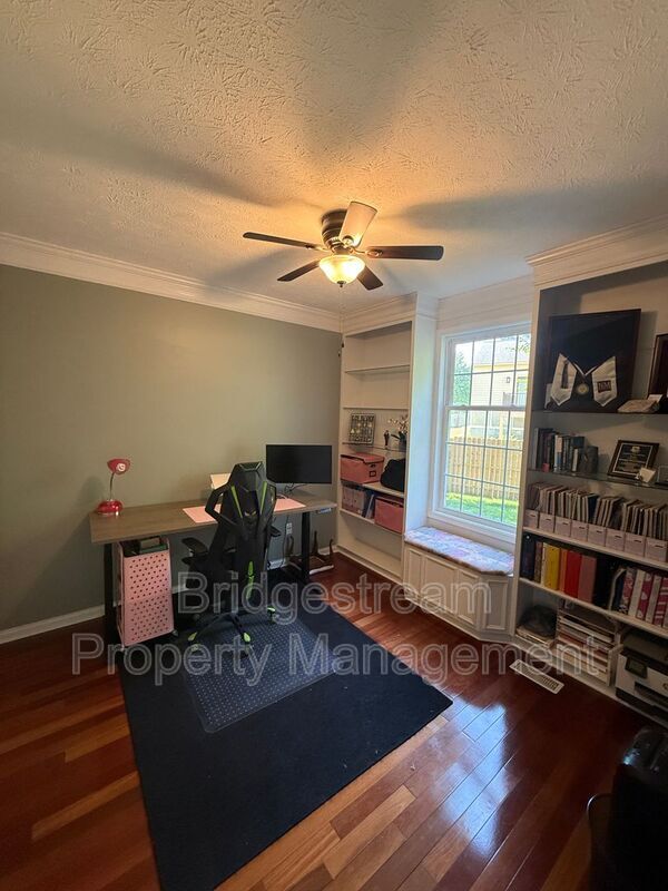 Building Photo - 7425 Pelbrook Farm Dr
