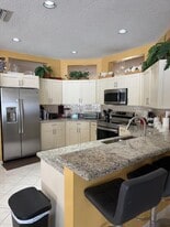 Building Photo - 7228 Chesapeake Cir