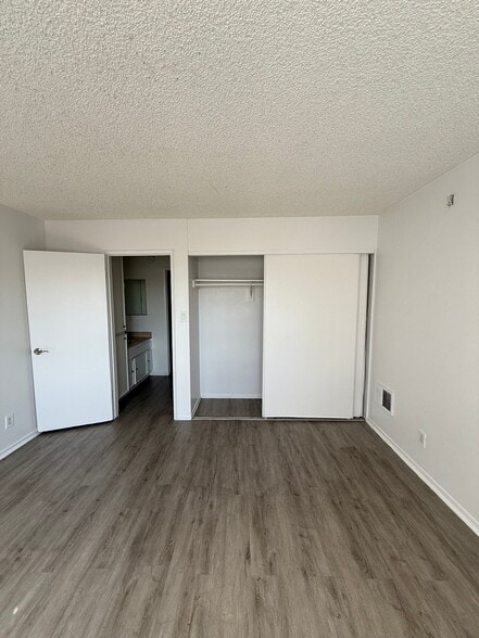 Building Photo - 509 N Berendo St