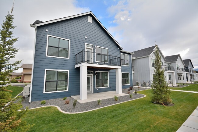 Primary Photo - Stunning Year Old 3 Bedroom Townhome in Co...