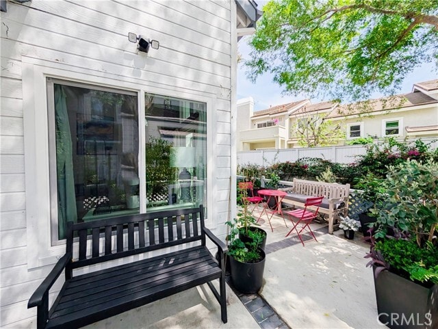 Building Photo - 631 Springbrook N