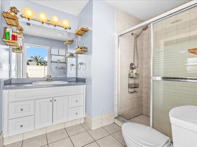 Building Photo - 1297 SE Floresta Dr