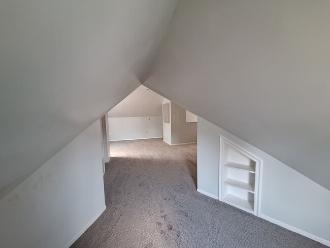 Building Photo - Charming 3 bedroom brick bungalow