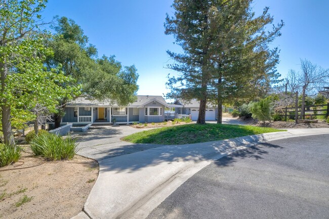 Building Photo - Beautiful home plus Casita for extra room!