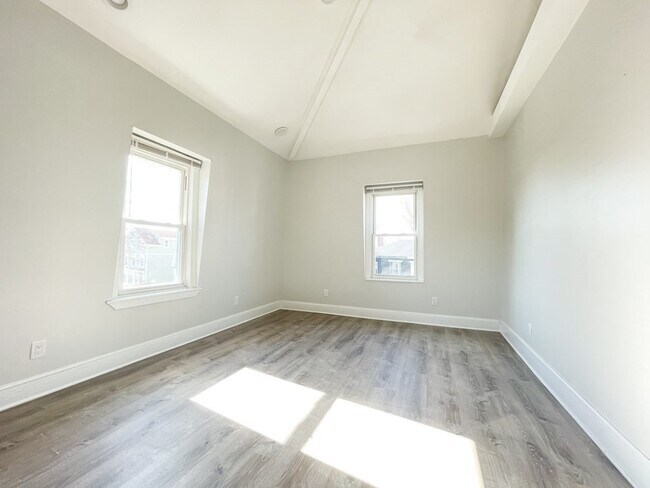 Building Photo - 30 Woodbine St