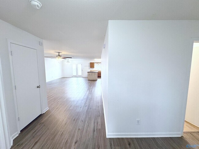 Building Photo - 202 Sagebrook Dr