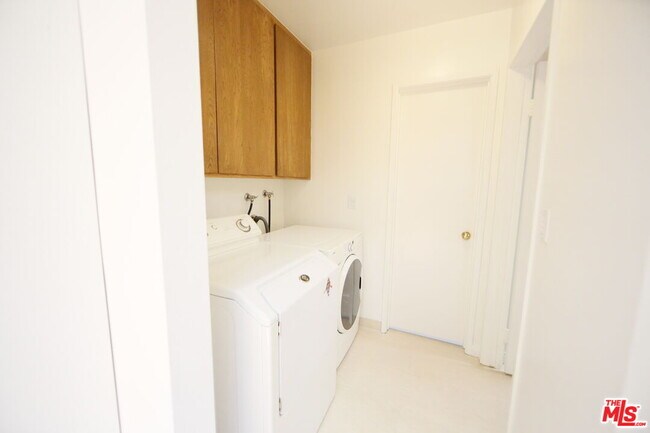 Building Photo - 7309 Asman Ave