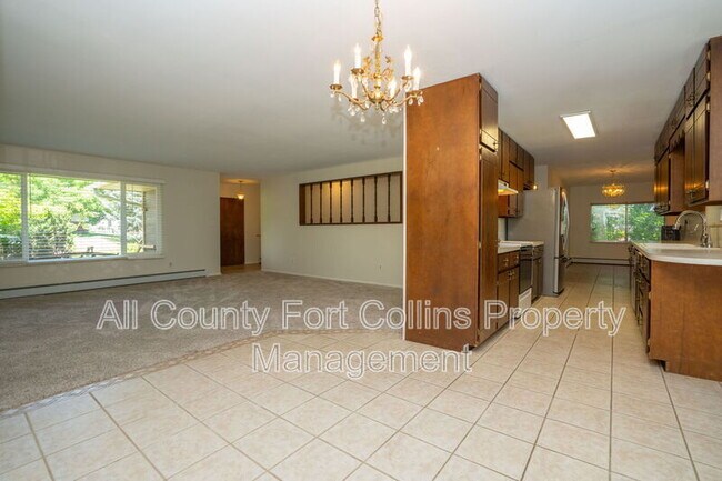 Building Photo - 508 Louise Ln
