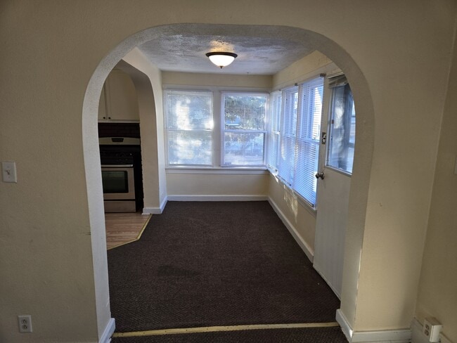 Building Photo - 2203 15th Ave