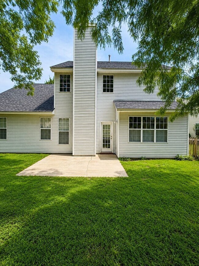 Building Photo - 1589 Thomas Barksdale Way