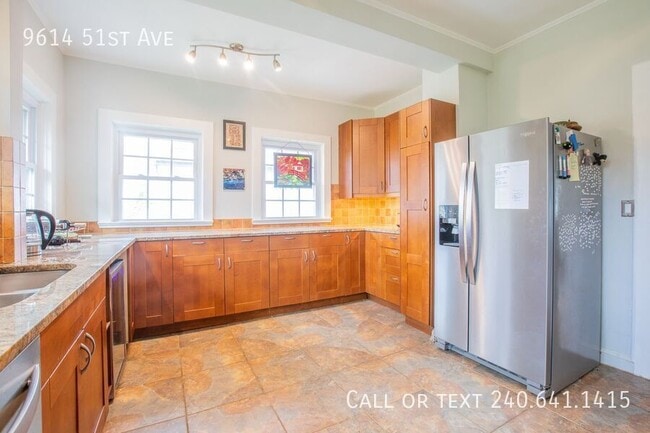 Building Photo - 9614 51st Ave