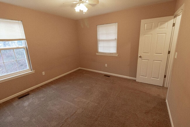 Building Photo - 1530 Florence Dr