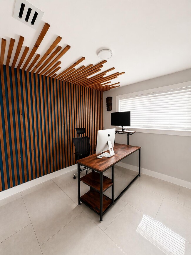 Building Photo - 1820 SW 36th Ave