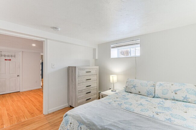 Building Photo - 815 Donata Rd