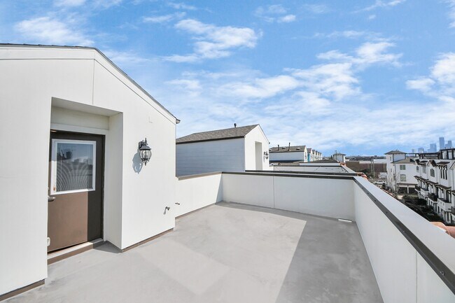 Building Photo - 1265A Bonner St