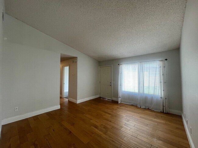 Building Photo - Palmdale 3 + 2 Available Now