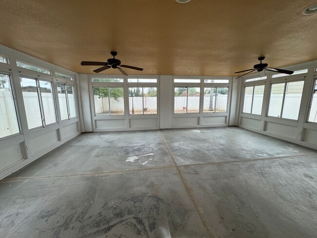 Building Photo - Beautiful 4 bedroom Home in Perris!