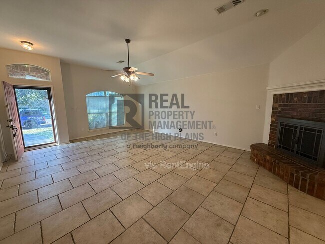 Building Photo - 1004 Pikes Peak Dr