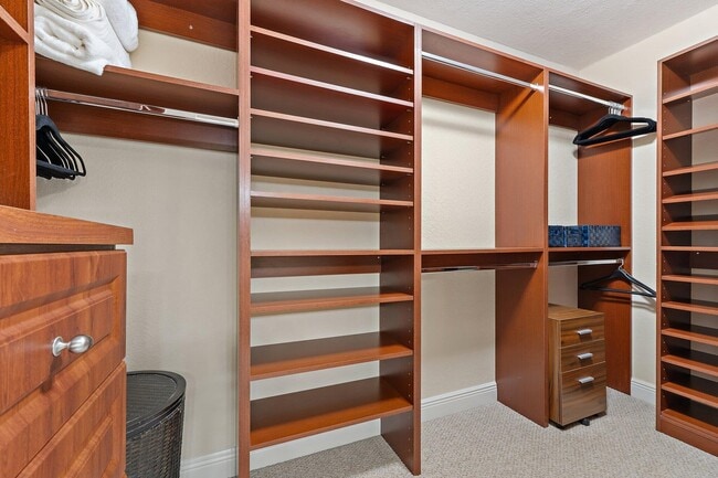 Building Photo - 5440 N Ocean Dr