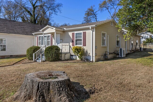 Building Photo - 801 E Mobile St