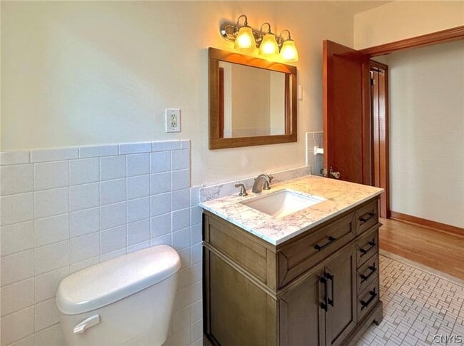 Building Photo - 50 New Hartford St