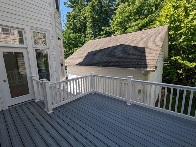 Building Photo - Impeccably maintained SFH in Clarksburg re...