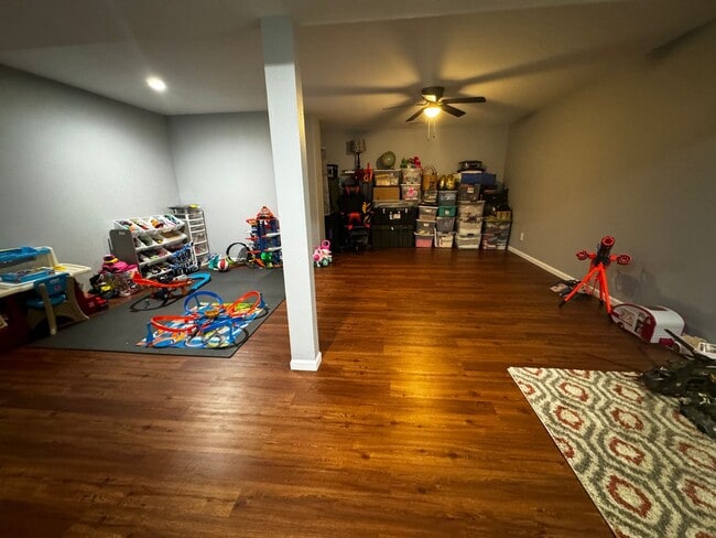 Building Photo - Charming 3-Bedroom, 3-Bathroom Home with V...