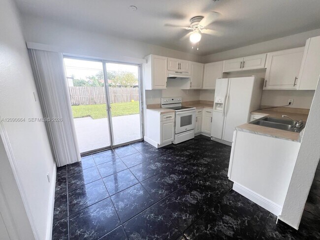 Building Photo - 1730 SW 64th Terrace