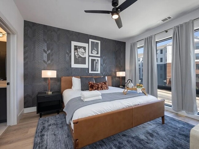 Building Photo - 303 31st Ave N