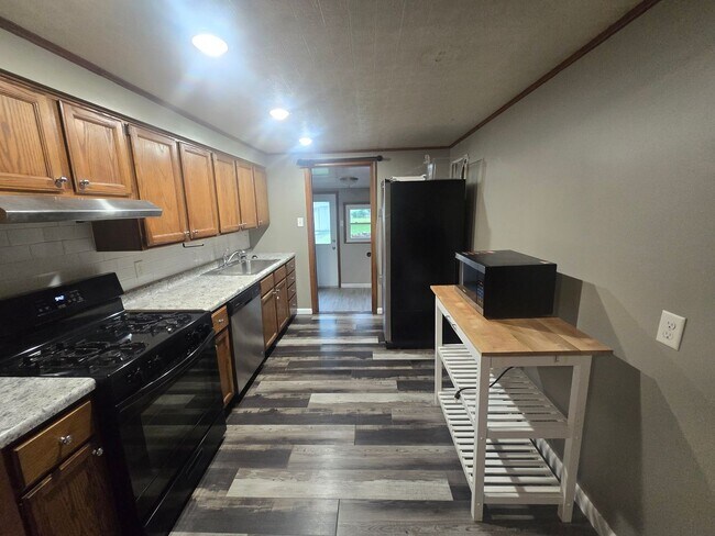 Building Photo - 3 Bedroom Home in Champaign!