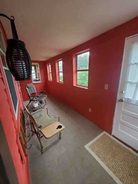 Mudroom - 201 W Meadow Rd