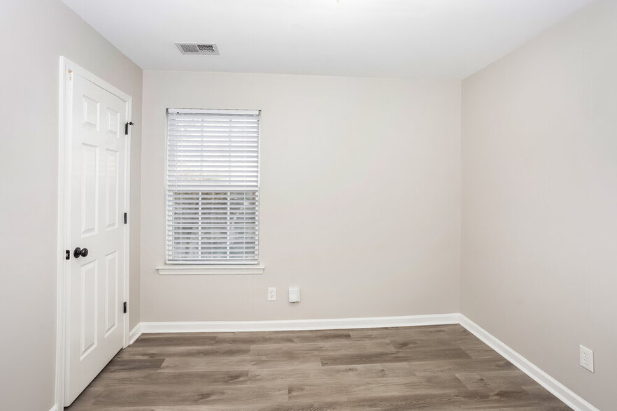 Building Photo - 7811 Belchester Cir