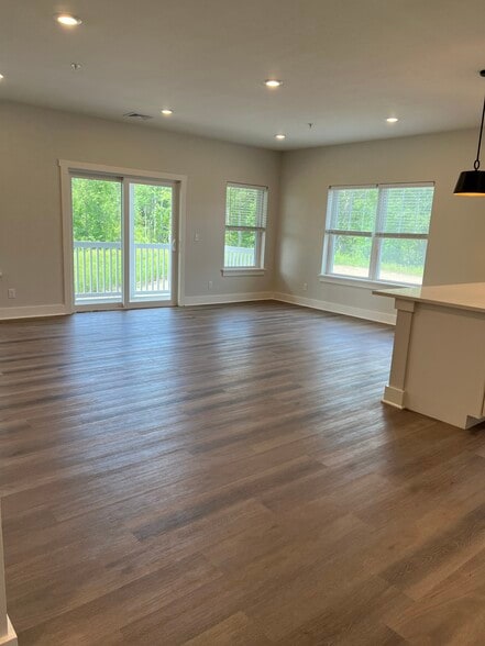 Building Photo - The Residence at Wemple Road