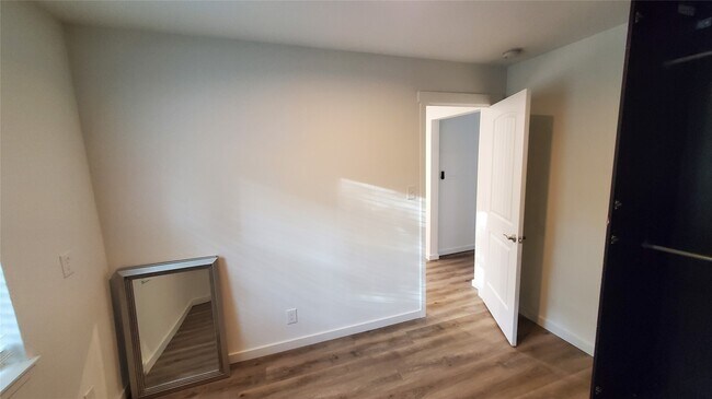 Building Photo - 7 Woody Creek Dr