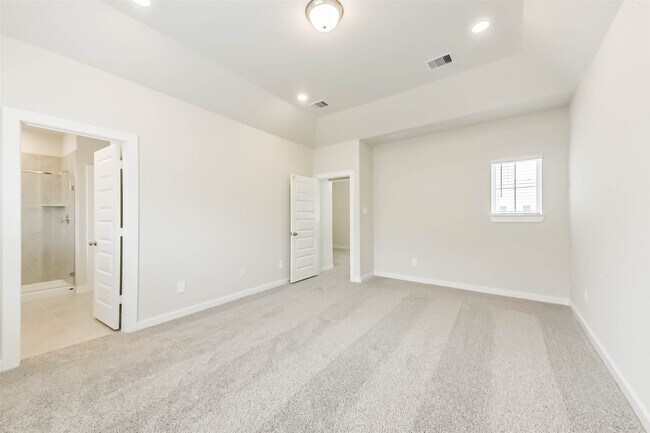 Building Photo - 583 Avisa Dr