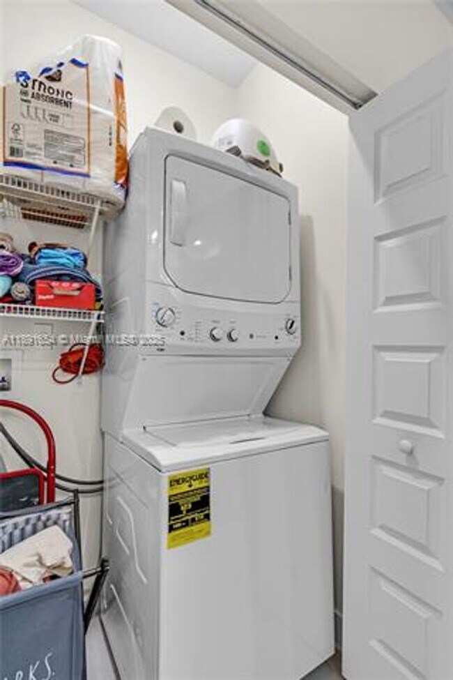 Building Photo - 8045 NW 104th Ave