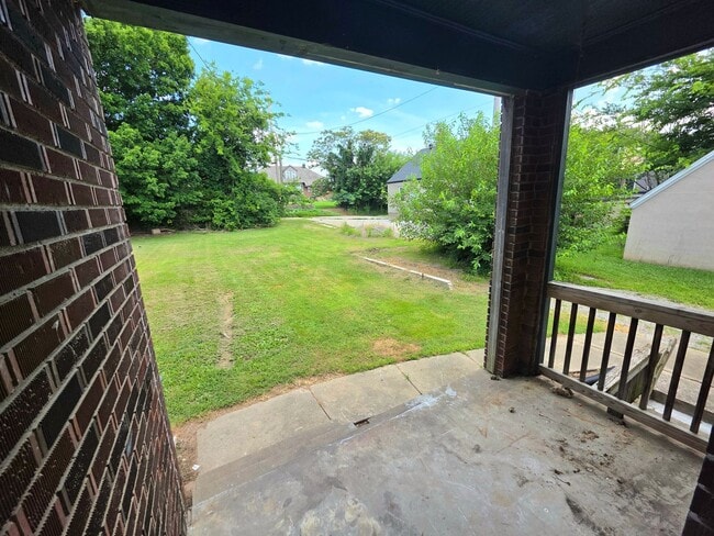 Building Photo - Charming 3 Bedroom / 1 Bath House with Ori...