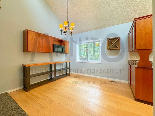 Building Photo - *COMING SOON* Entertainer's Delight - Spra...