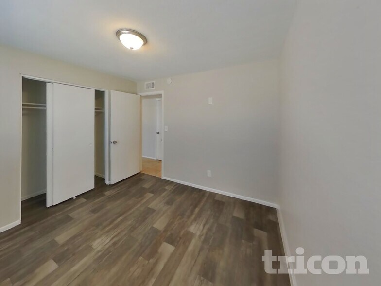 Building Photo - 459 S Johnson